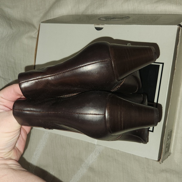 Frye Phoebe booties-svl dark brown size 7m - Picture 6 of 16